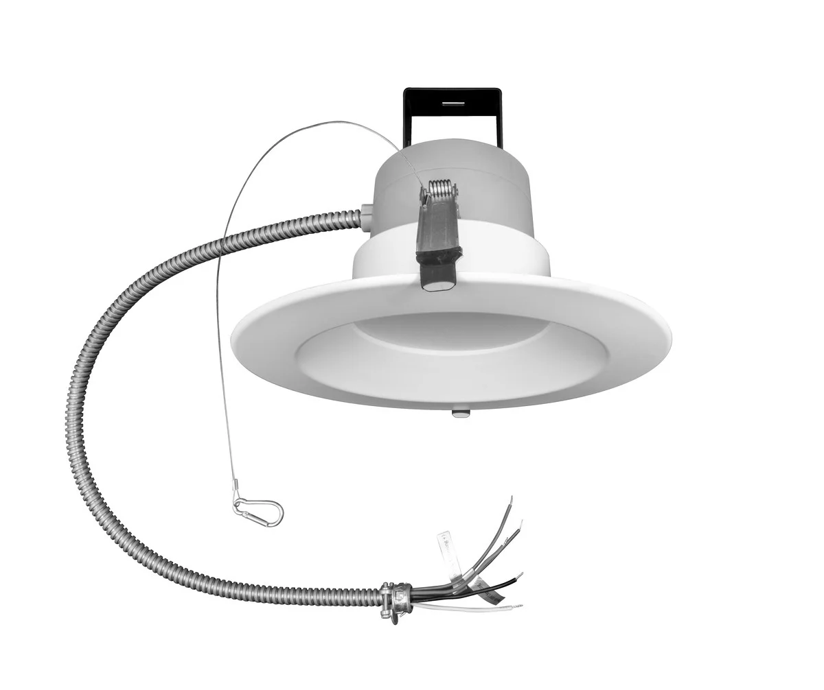 8" LED Commercial Downlight, 26W Power & CCT Selectable, Round Smooth Trim - view 4