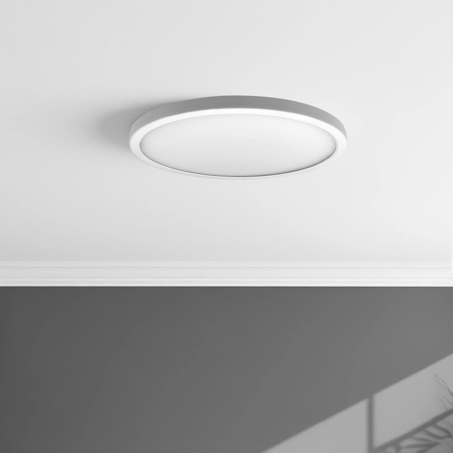 9" Round 17-W 5 Color Selectable LED Flush Mount Light, 1400 Lumens, White Finish - view 3