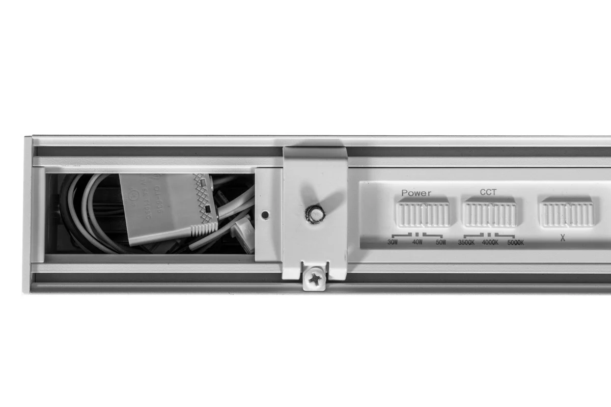 Architectural 4' LED Strip, CCT and Power Selectable, 50W, 6100 Lumens, Dimmable, Black, White - view 4