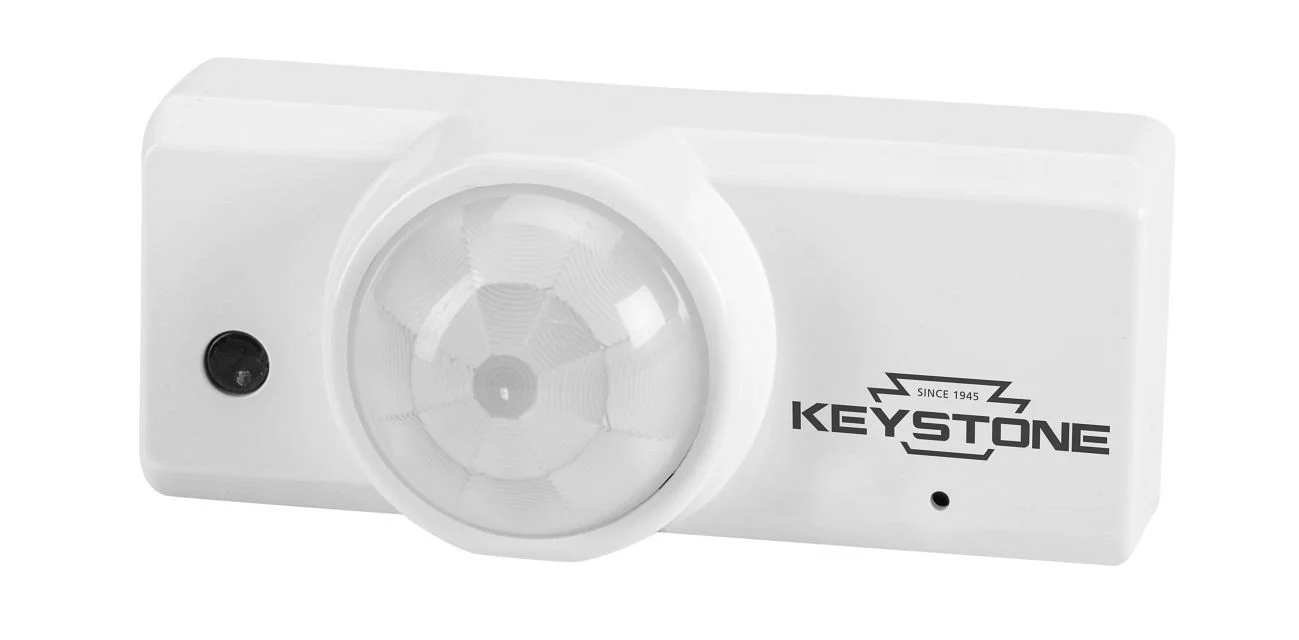 Bluetooth mesh wireless low voltage individual fixture controller for SmartLoop system with integrated daylight and PIR