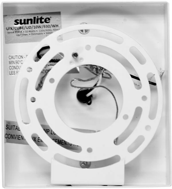 LED Wall Sconce Up/Down, 10W, 3000K, 560 Lumens, Dimmable, White - view 4