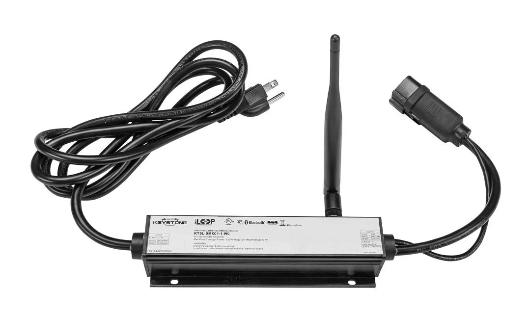 SmartLoop Wireless DMX Controller. 120V Input with NEMA 5-15P. Proprietary Waterproof Connector for use with RGBW wall